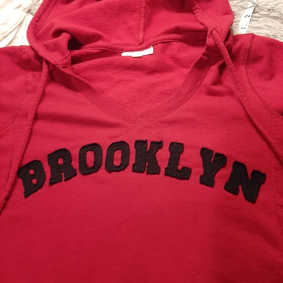 Currants Red Sweatshirt Size Large - Picture 3 of 12